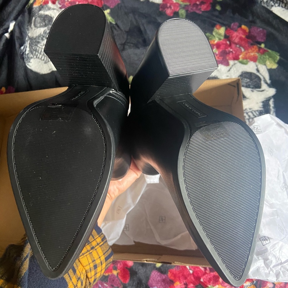 Call It Spring - “Liza” High heel chelsea booties - Block heel. VEGAN. Size 6 - Picture 13 of 13